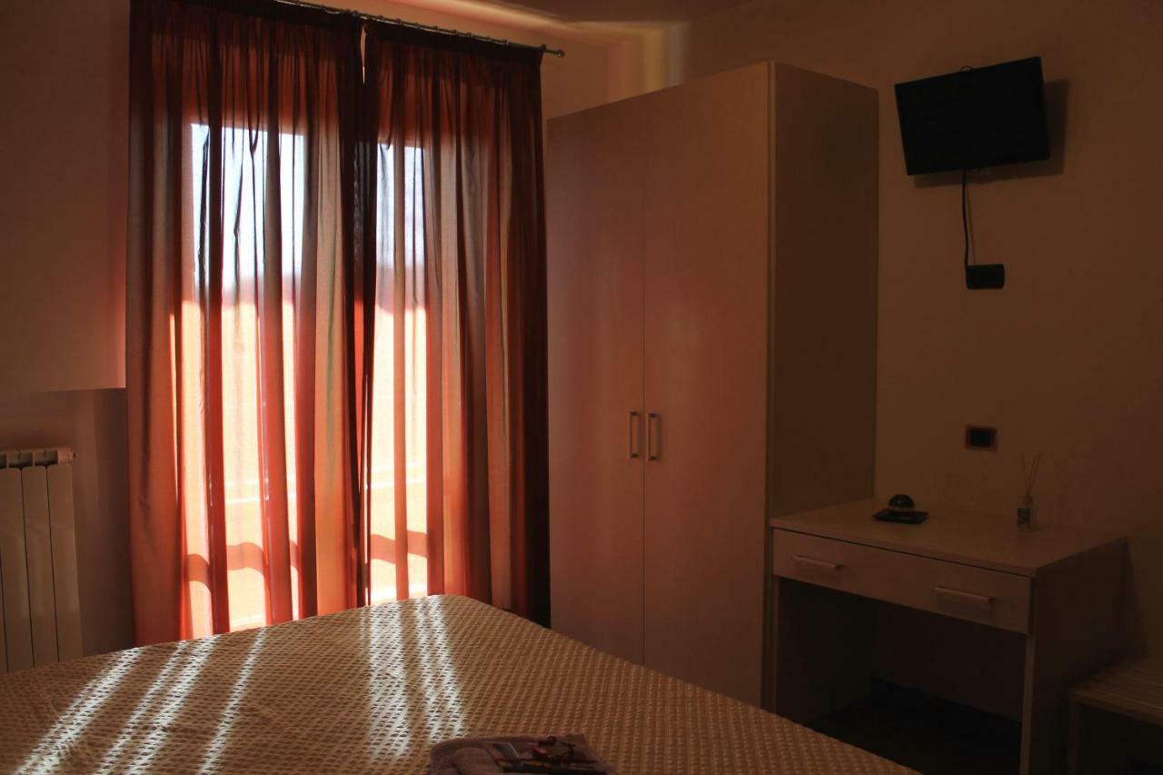 Il Mandorlo B&B Civitanova Alta Esterno foto